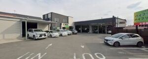 ワールド岩出店